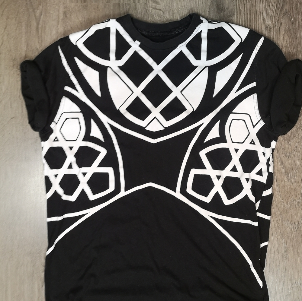 Y2k Vintage designer graphic washed black & white T-Shirt | TheStyleMinr.com